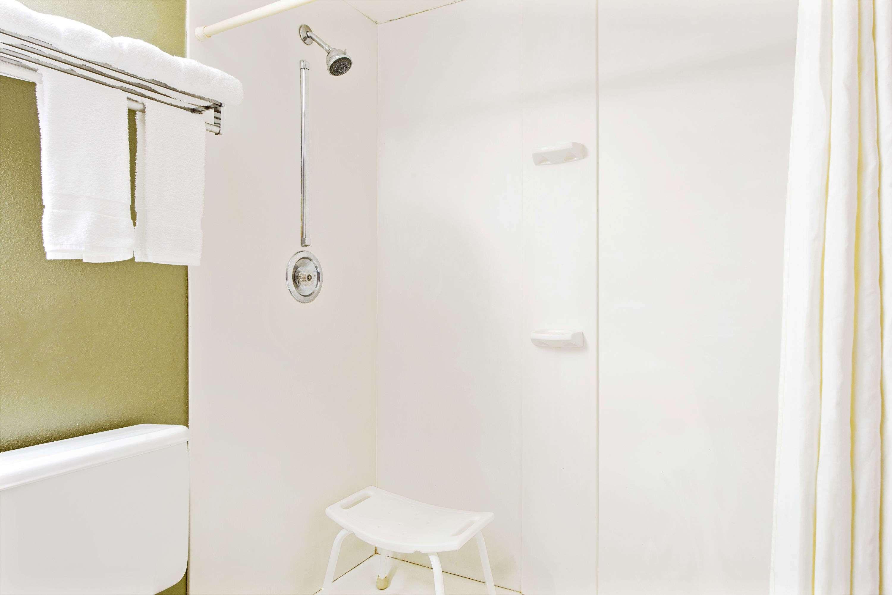 Super 8 By Wyndham Eureka/six Flags Nearby 2* Eureka