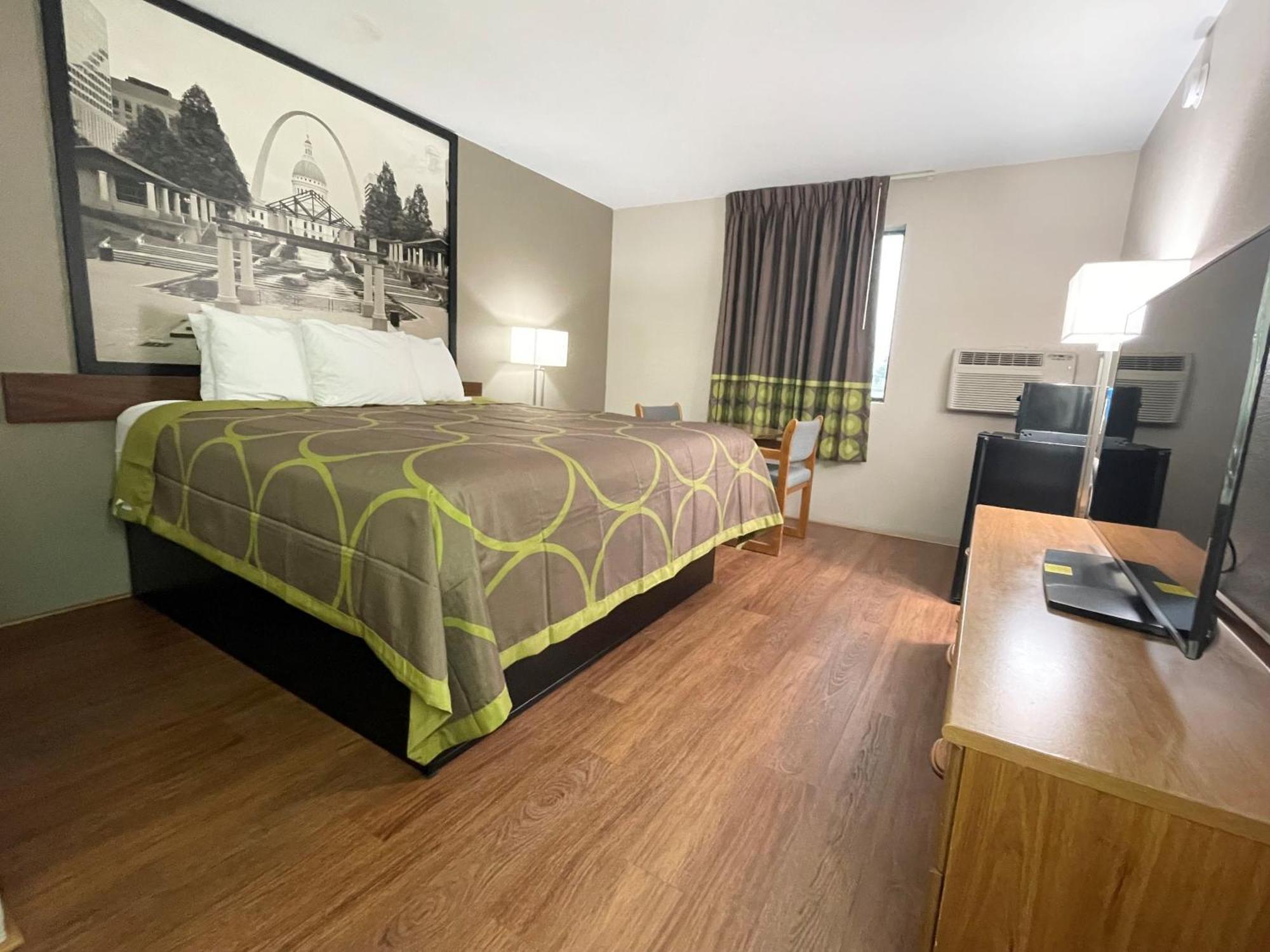 Super 8 By Wyndham Eureka/six Flags Nearby 2* Eureka