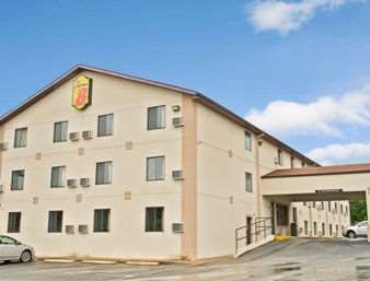 Super 8 By Wyndham Eureka/six Flags Nearby Hotel