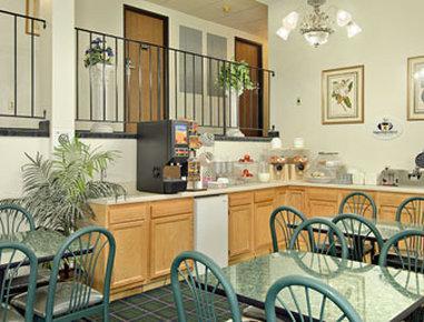 Super 8 By Wyndham Eureka/six Flags Nearby 2*